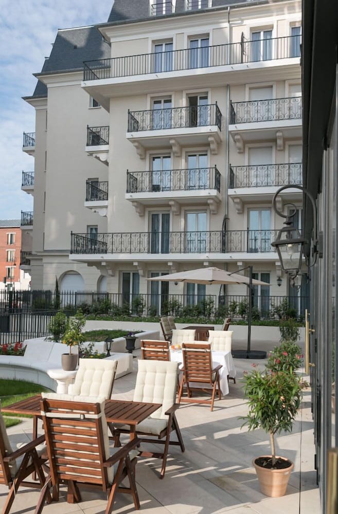 Villa Medicis Puteaux 4/50