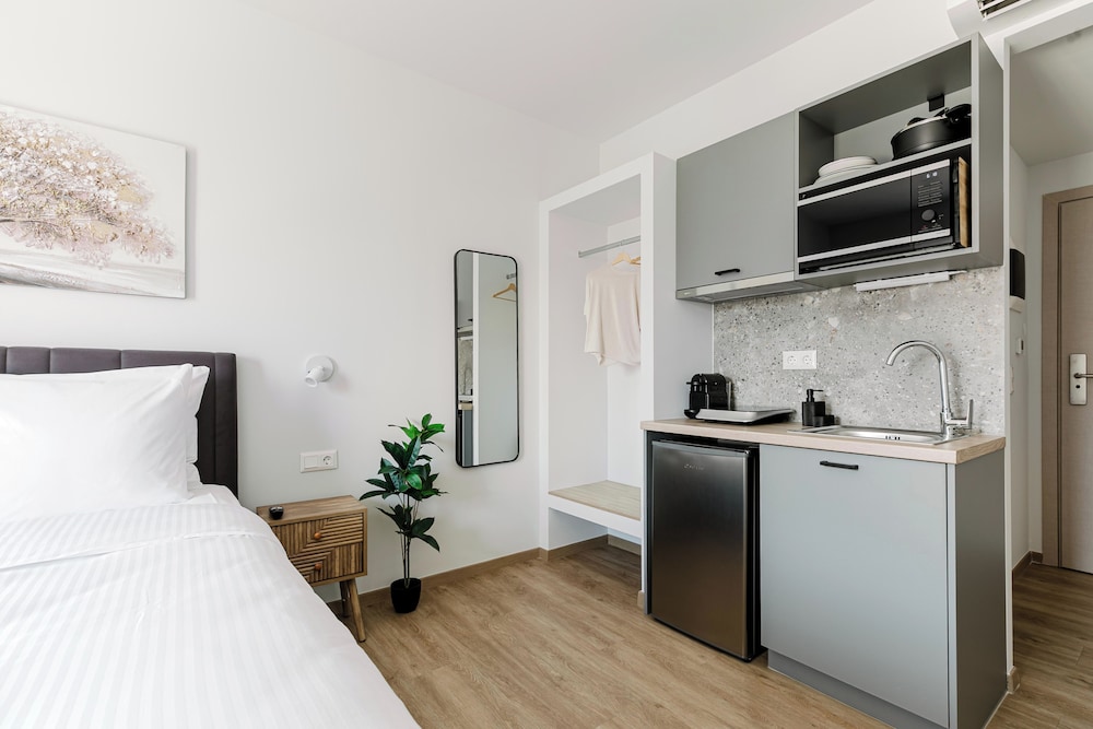 B48 Athens Dafni 24/60