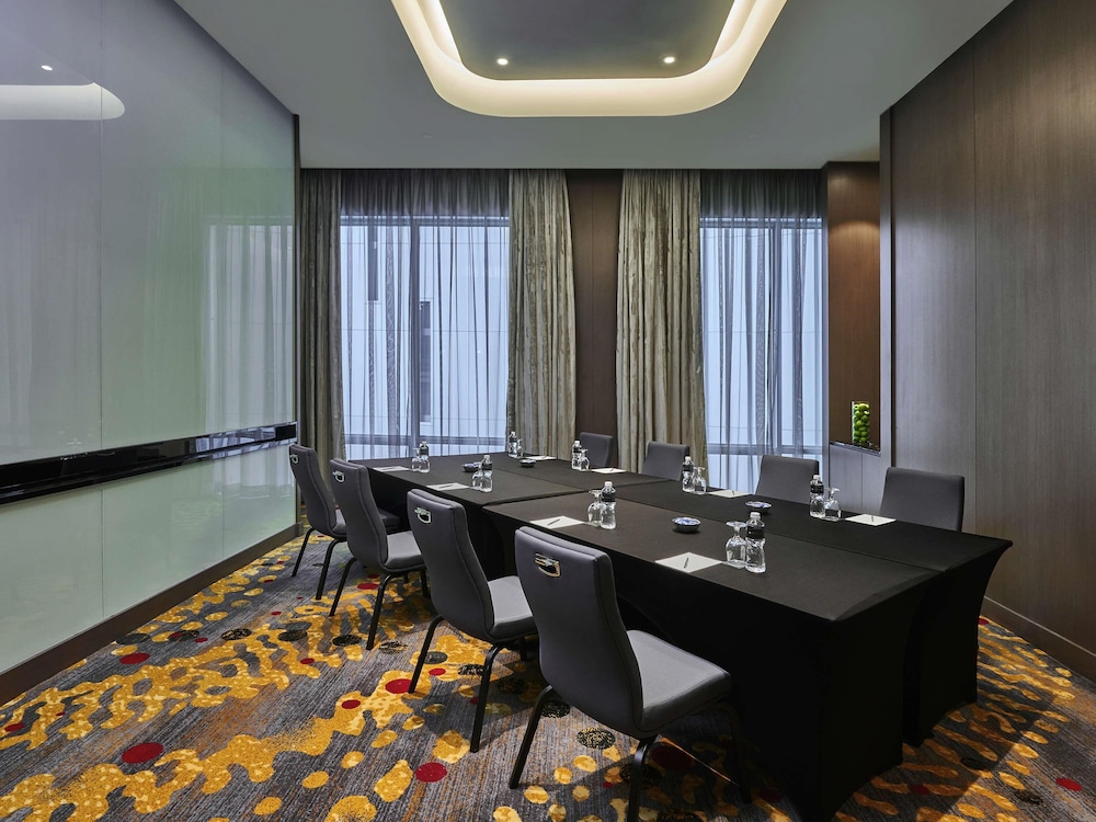 Pullman Kuala Lumpur City Centre Hotel and Residences 62/75