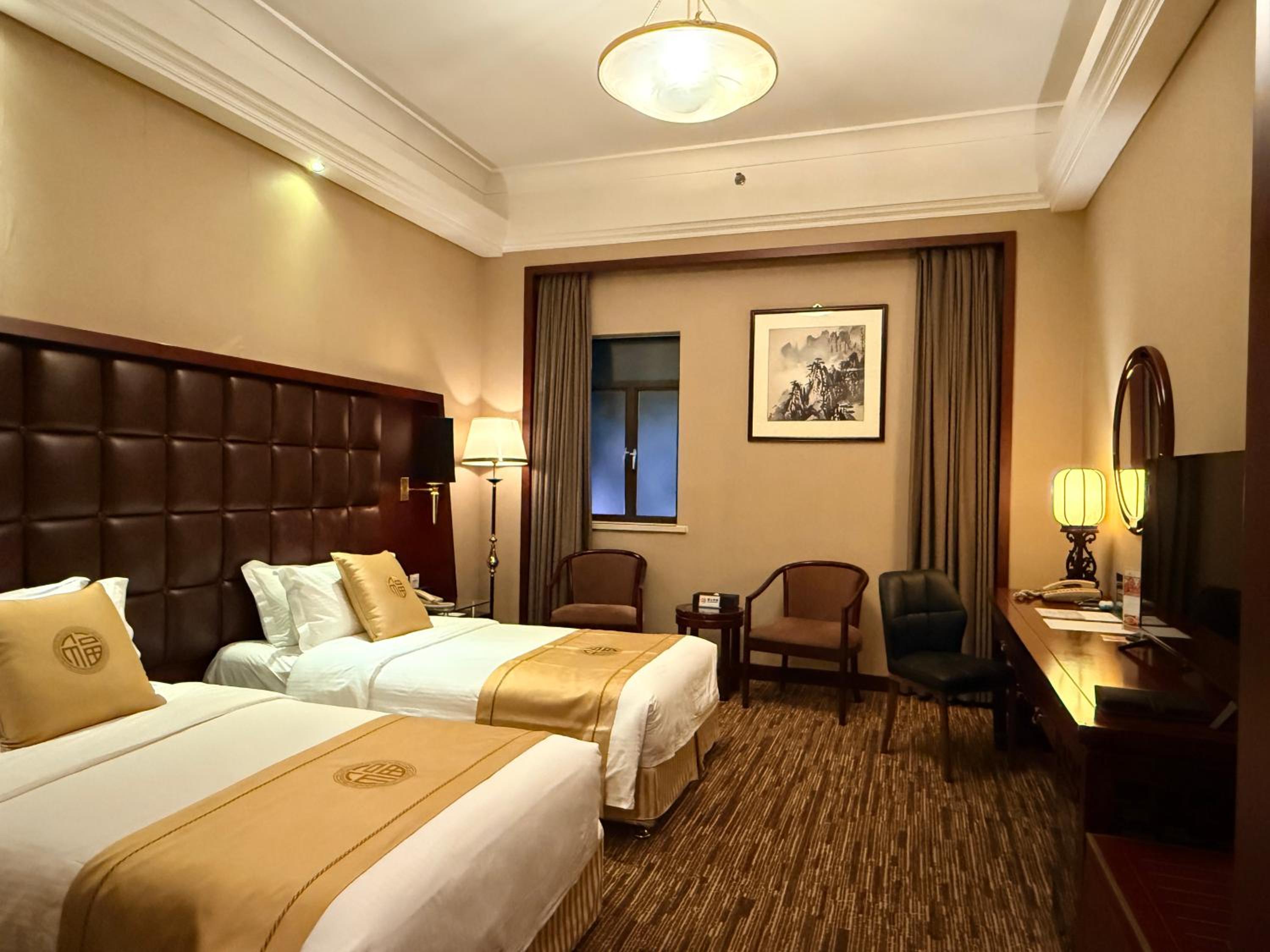 Standard, Twin Beds, No Window