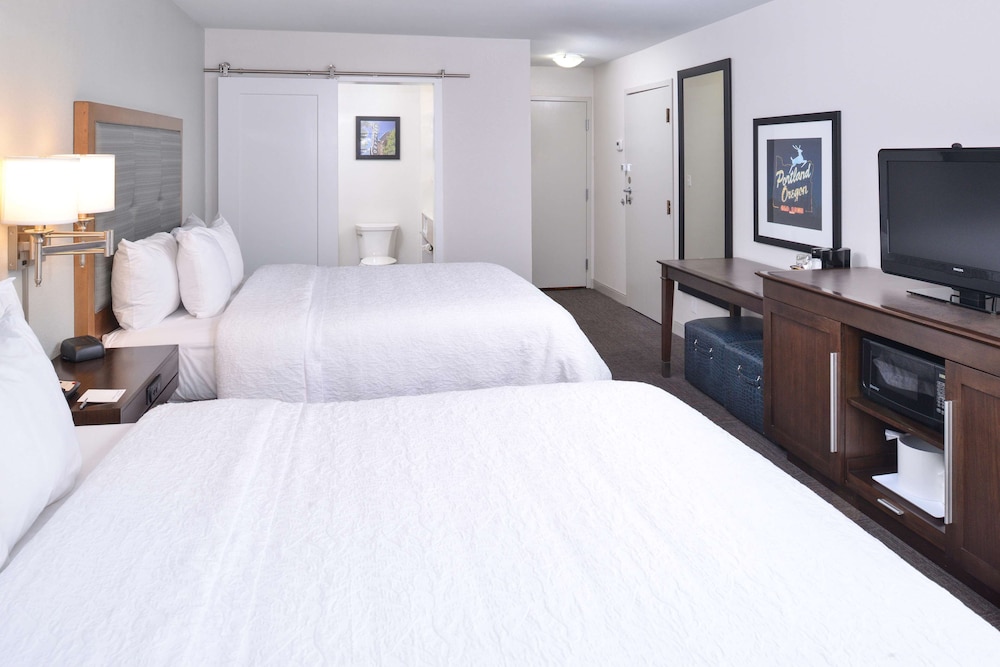 غرفة قياسية بسريرين مزدوجين، Hampton Inn Portland East 7/10