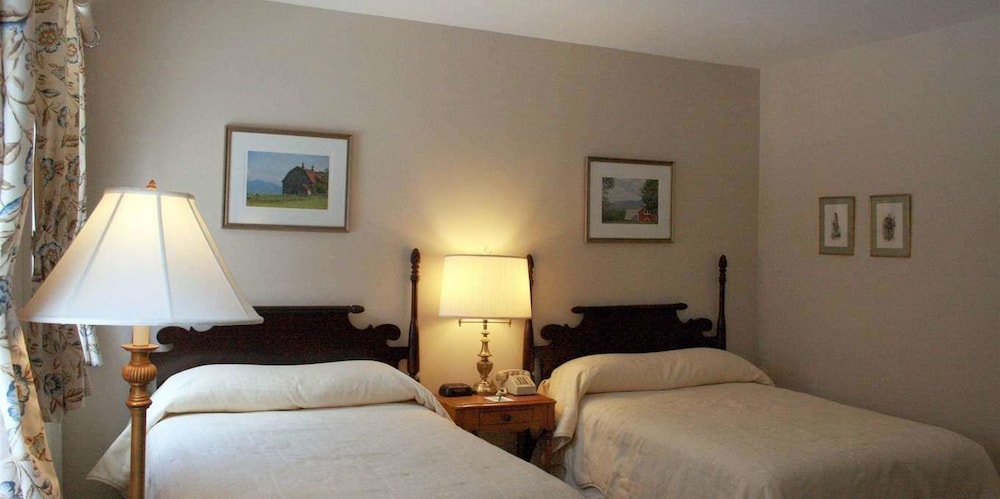 Middlebury Inn 8/68