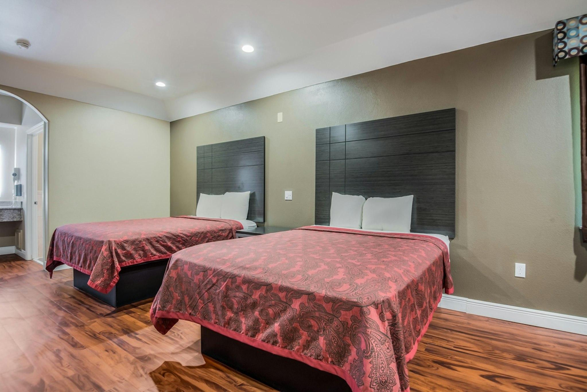 Scottish Inns & Suites IAH Airport Beltway8 8/24