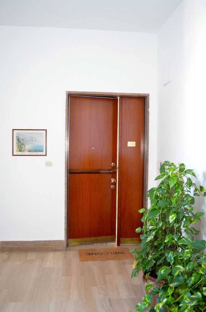 Luiselle Charming Accommodation Sorrento 3/32