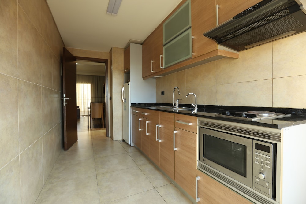 Britannia Suites 5/37