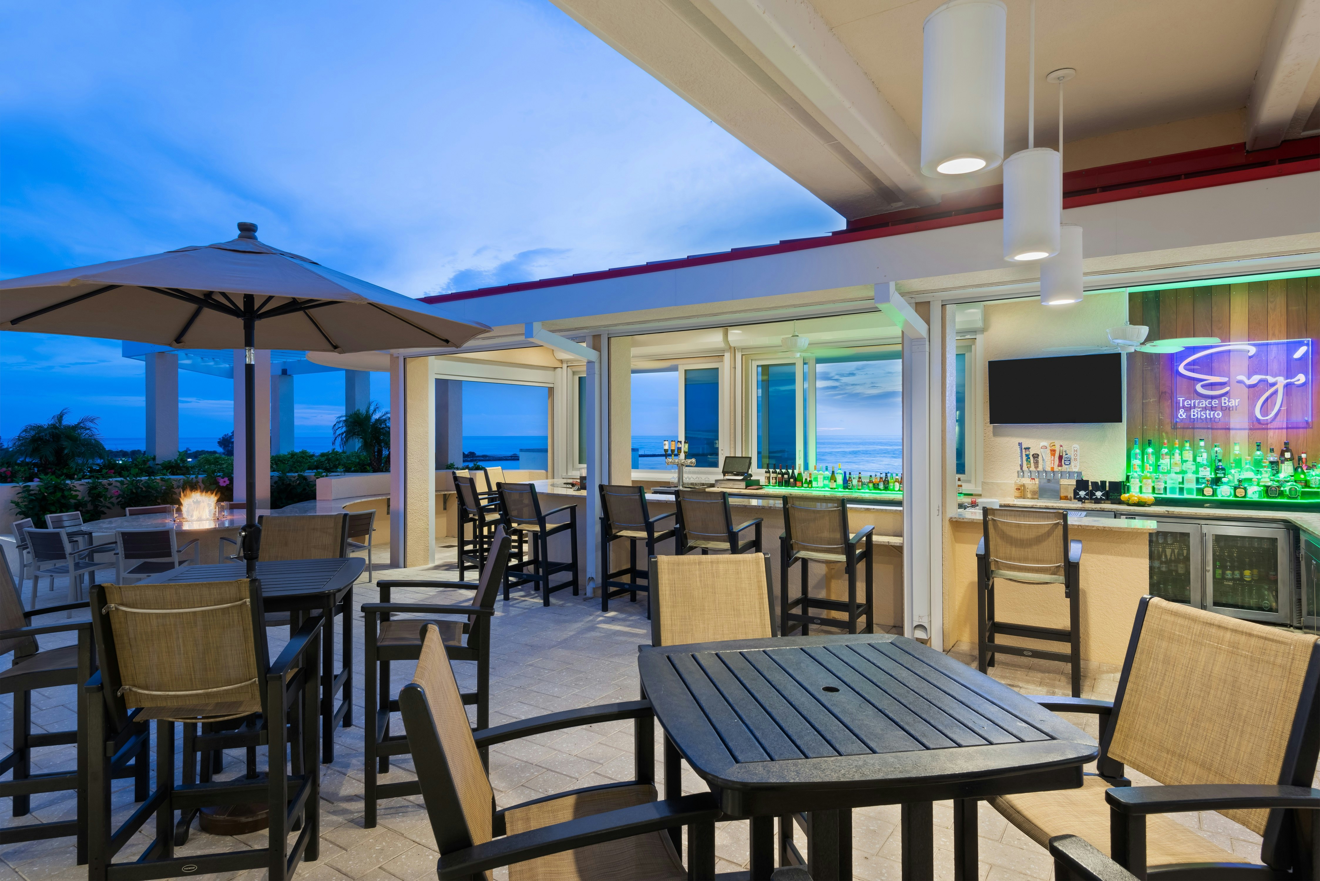 Hampton Inn and Suites by Hilton Clearwater Beach 45/83