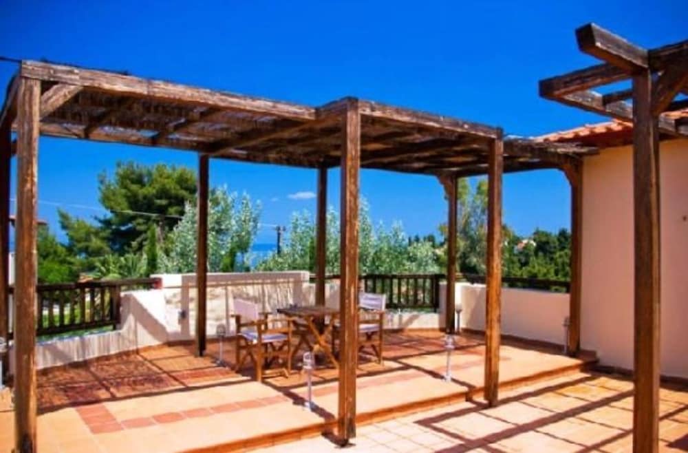 Gi Ga Mar Hotel in KASSANDRA