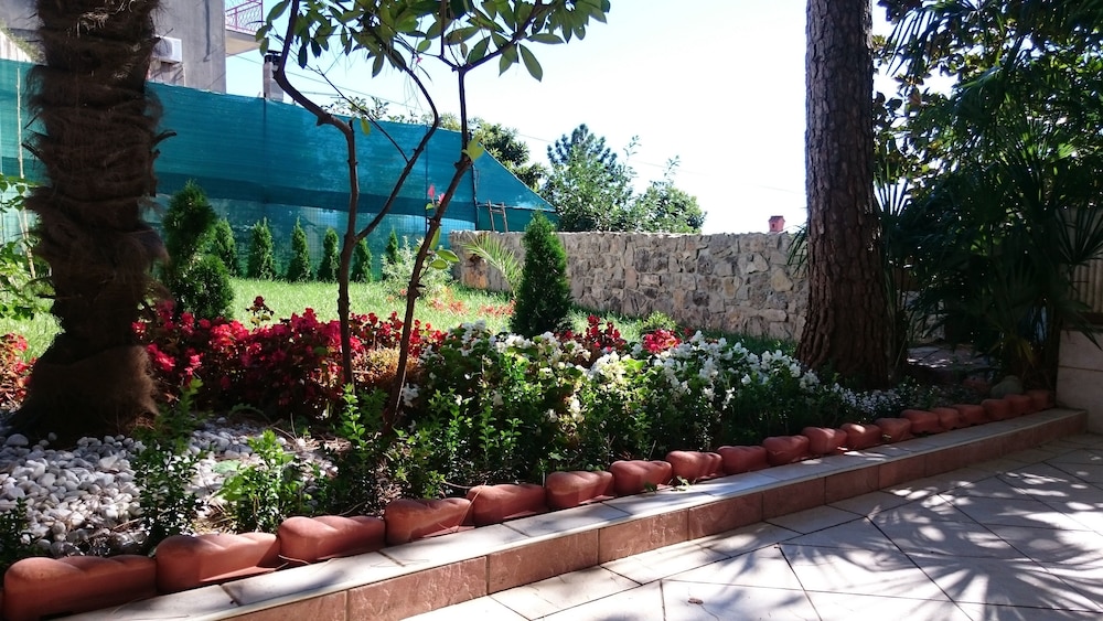 Villa Roses Apartments & Wellness 36/50