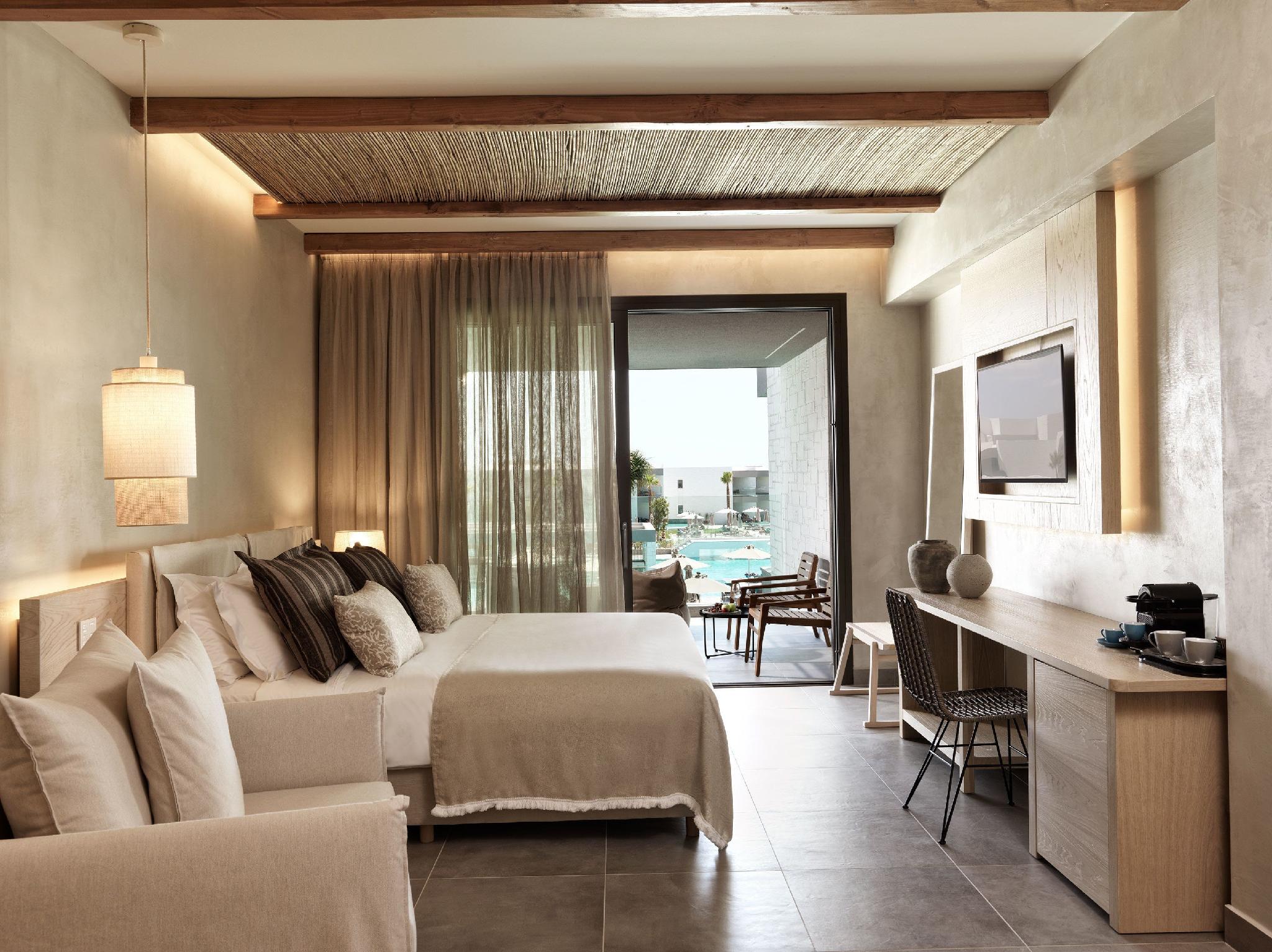 ROOM, DOUBLE BED, PARTIAL SEA VIEW