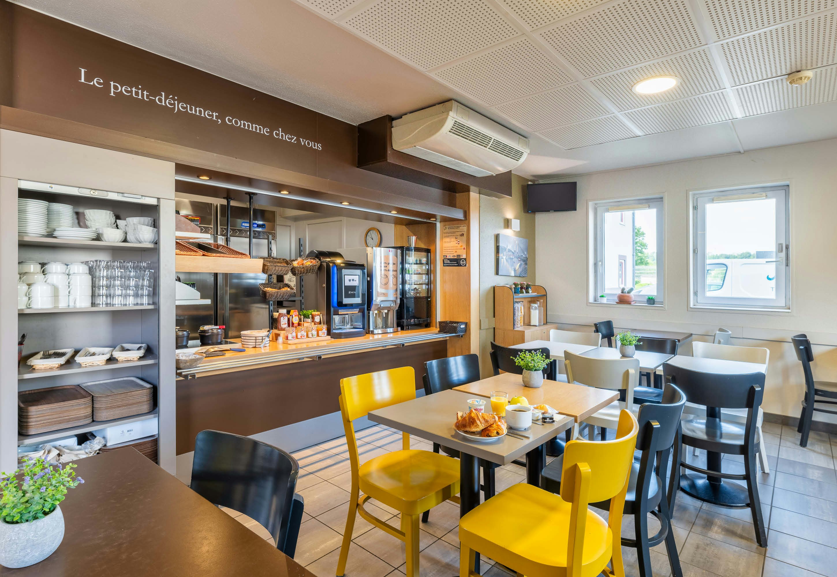 B&B Hotel Lyon Saint Bonnet Mid Plaine 12/17