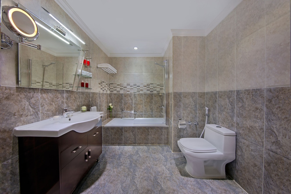 Ezdan Hotel West Bay Doha 49/50