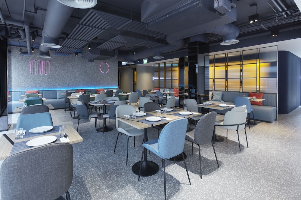 The Quarter Hotel Silom By UHG 64/68