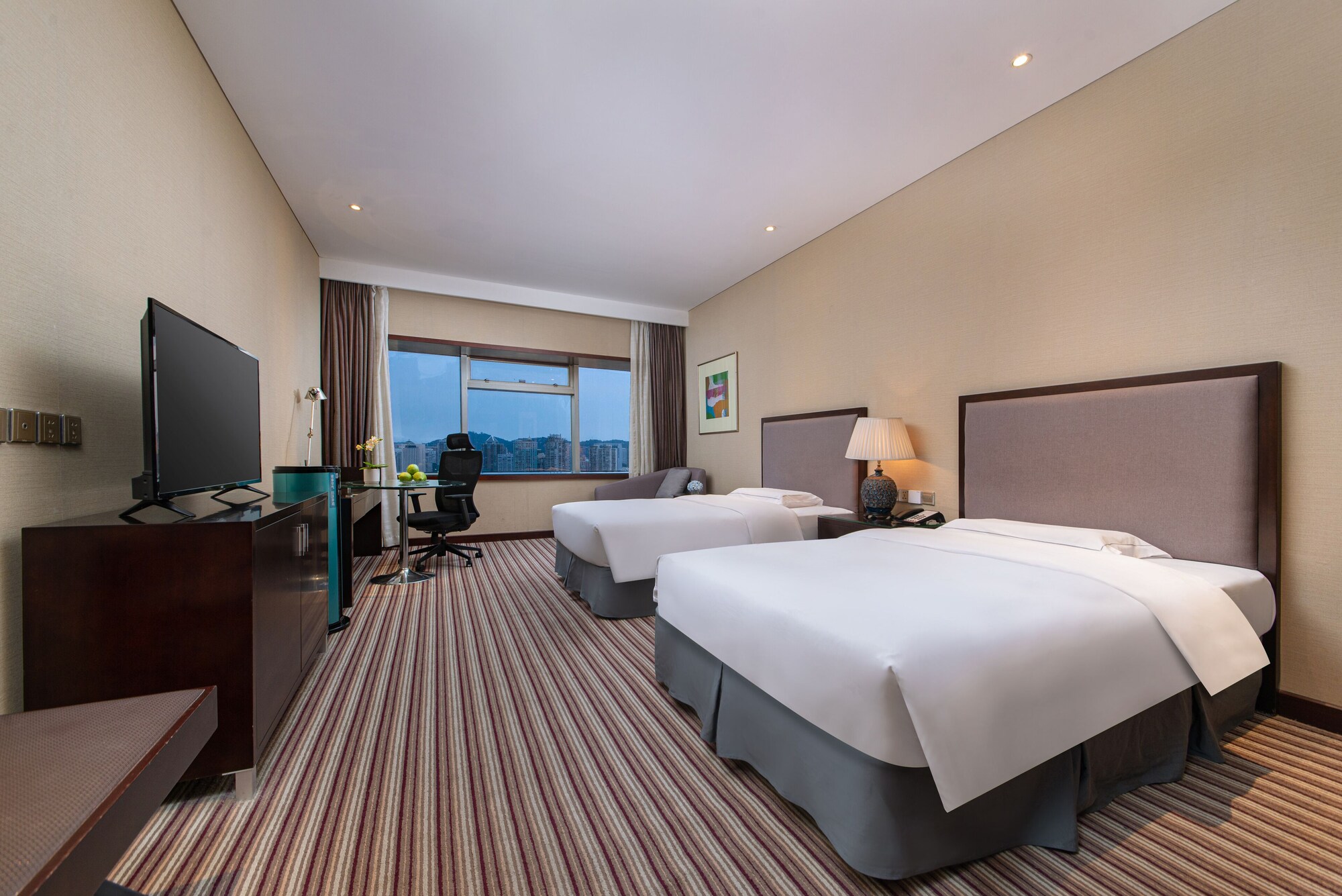 DELUXE, TWIN BEDS