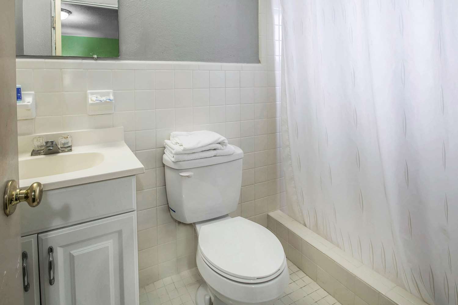 Rodeway Inn & Suites Winter Haven Chain of Lakes 35/35