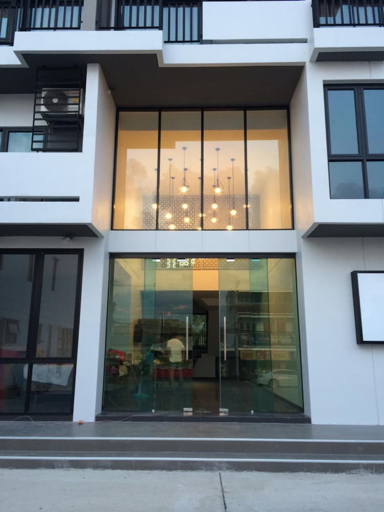 M2 Hotel 1/42