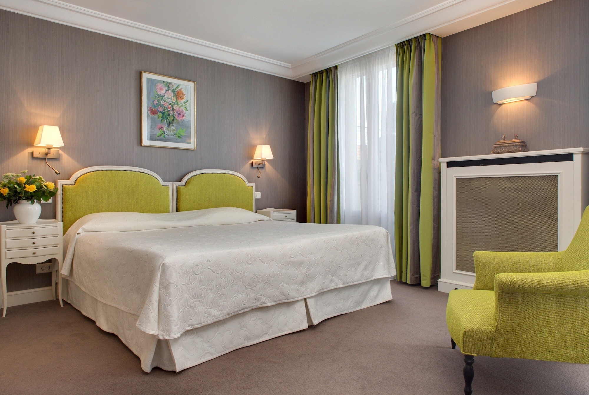 EXECUTIVE, DOUBLE OR TWIN BED