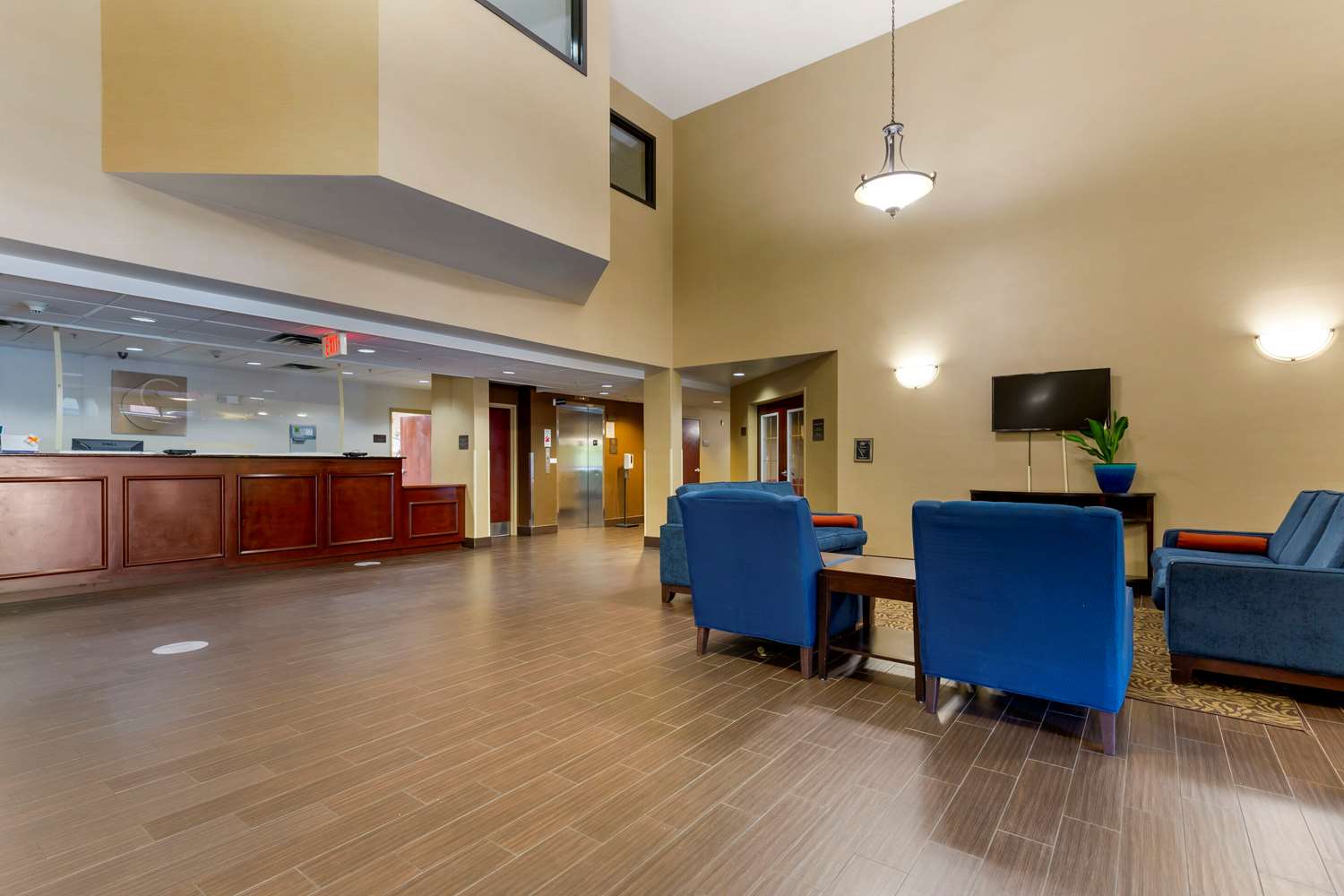 Comfort Inn Suites Cambridge 4/10