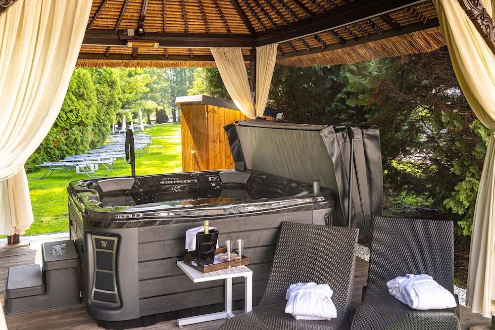 Lotus Therme Hotel And Spa Formerly Rogner Hotel Spa Lotus Therme 58/84