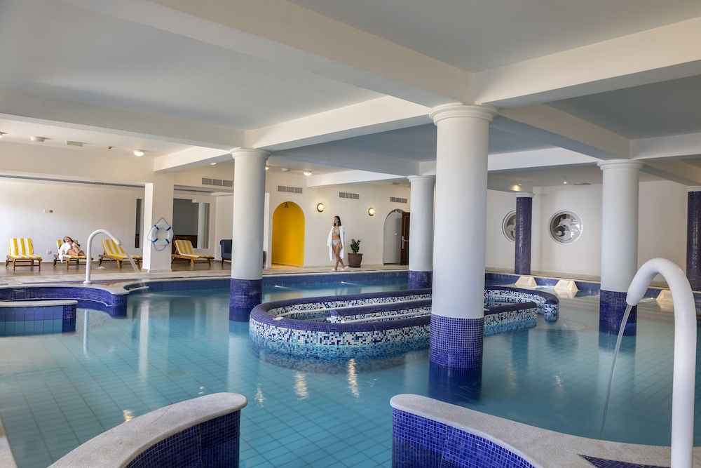 Aquamare Beach Hotel & Spa 28/61