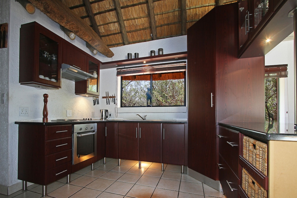 Normann Safari Bush Lodge 5/50