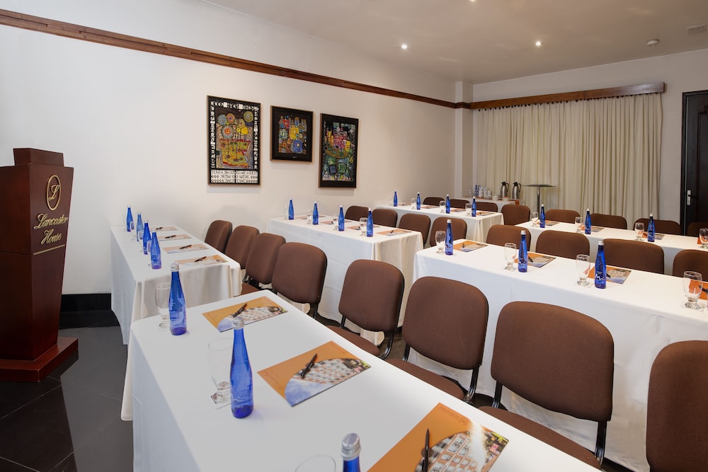Hotel Lancaster House Suites 68/74