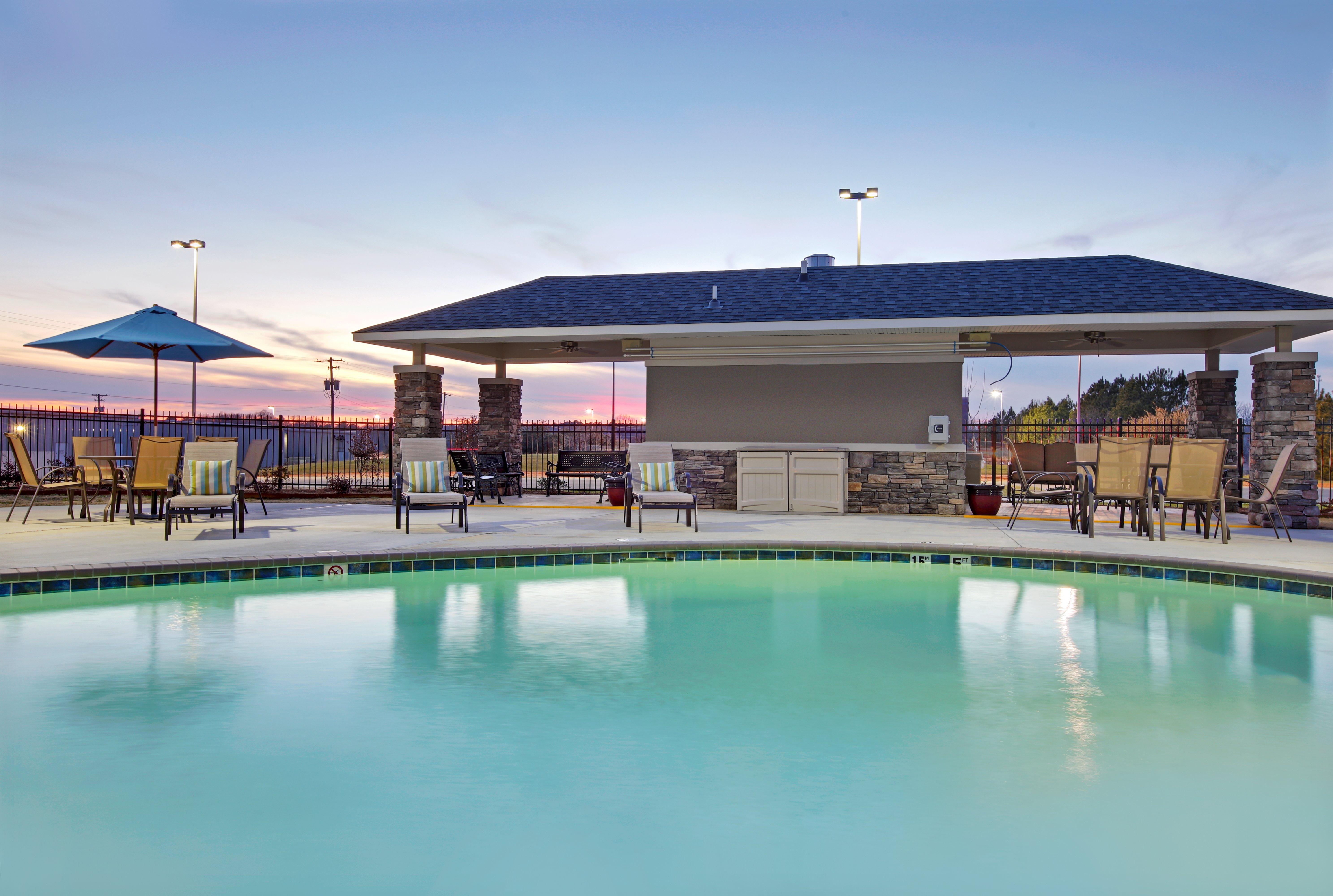 Holiday Inn Express Monticello 7/63