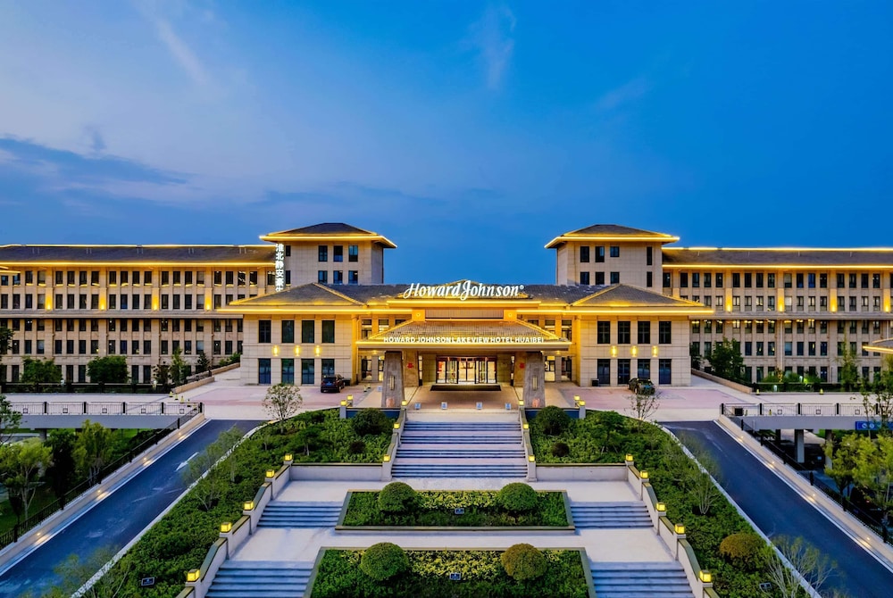 Howard Johnson Lakeview Hotel Huaibei 3/48