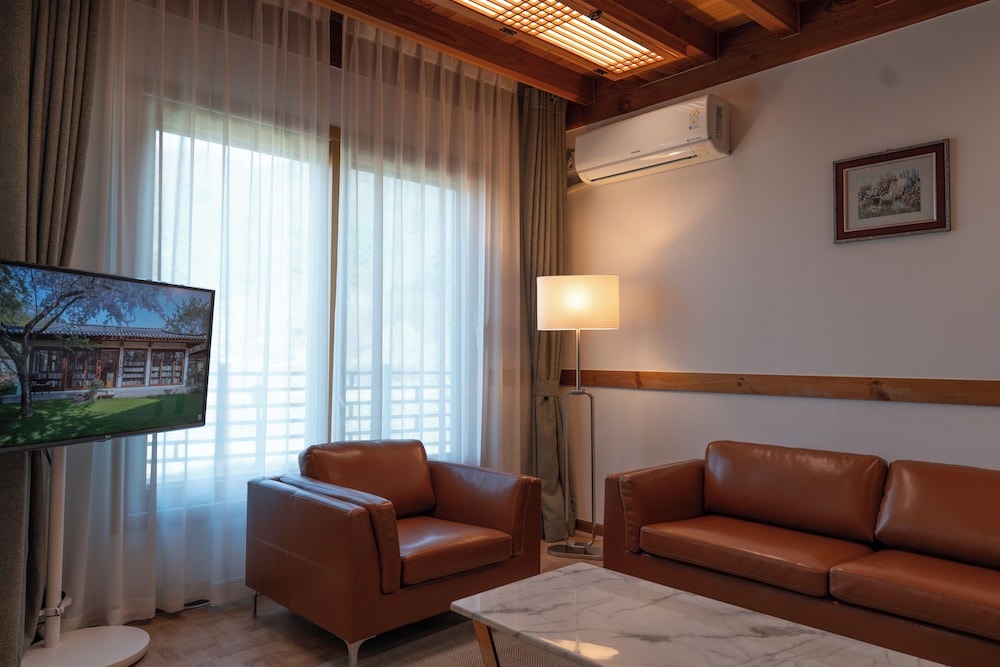 Wangyijimil Hanok Hotel 26/46