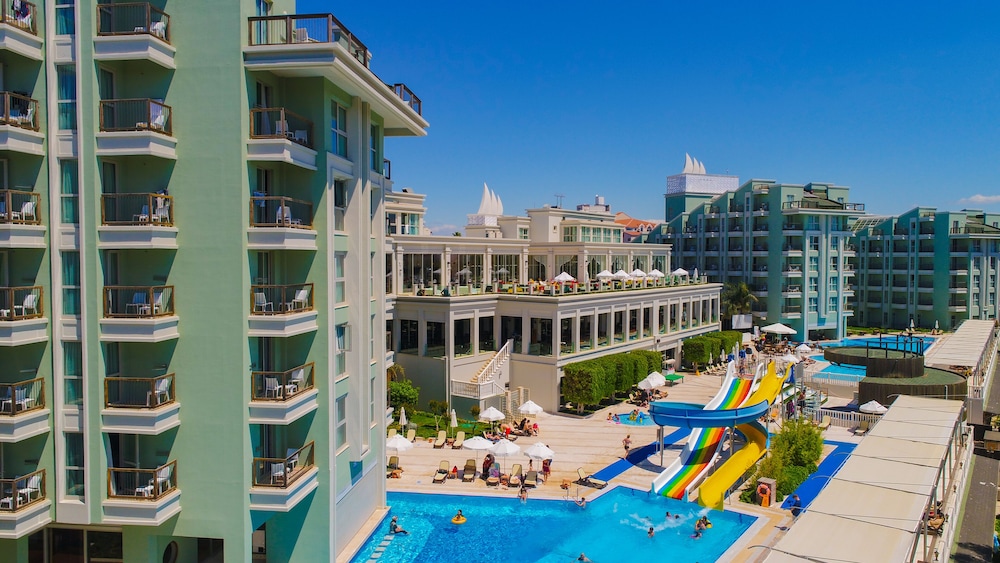 Royal Atlantis Resort Spa 10/69