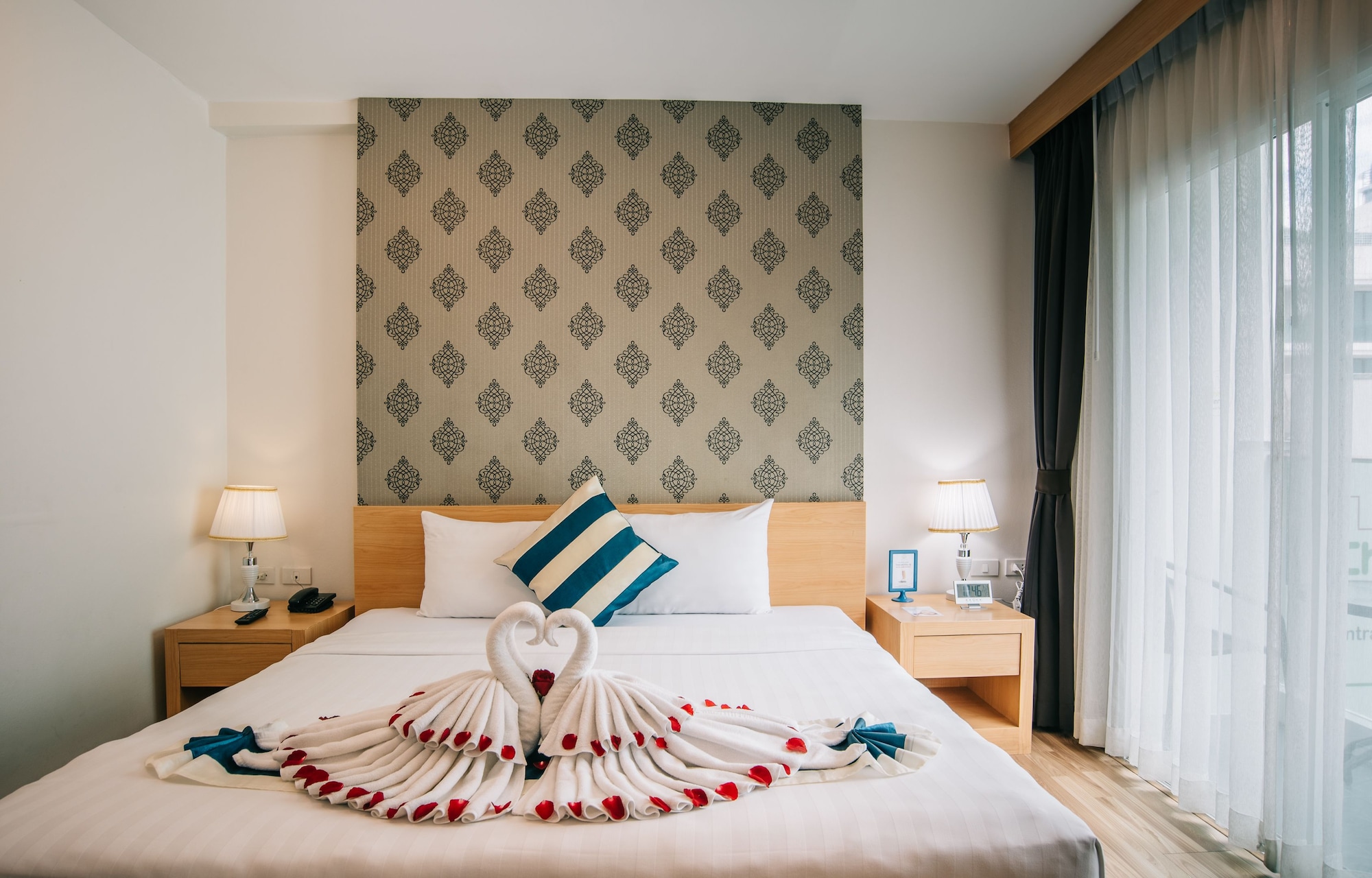 DELUXE, DOUBLE BED, BALCONY