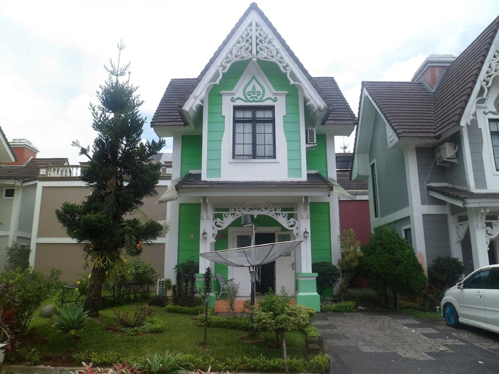 Villa Kota Bunga Mawar 1/21