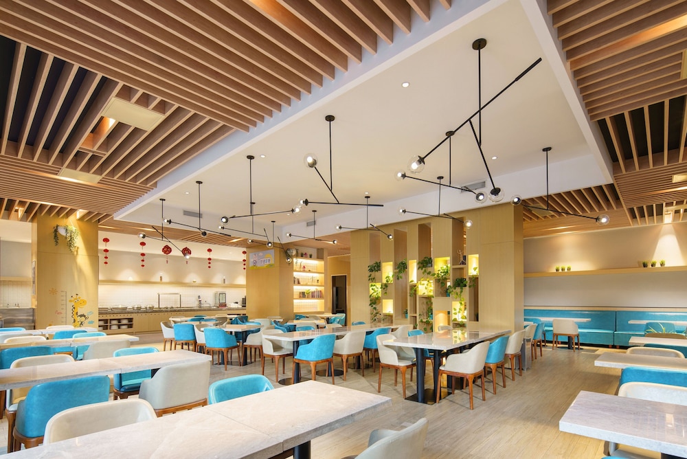 restaurant cafeteria