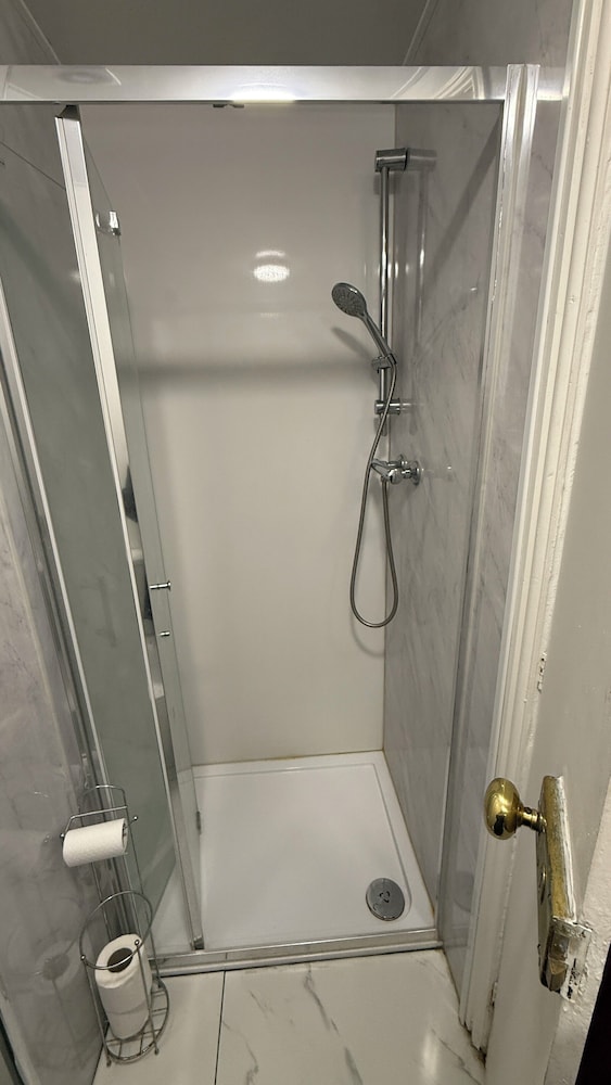 OYO Oban Victoria Hotel 42/45