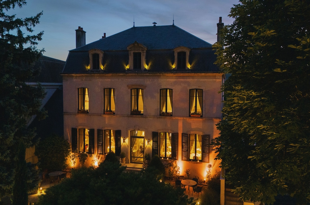 Hostellerie Cedre and Spa Beaune in BEAUNE