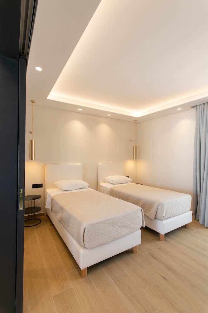 Iphimedeia Apartments Suites 11/75
