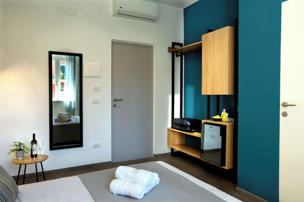 Mare Fuori Rooms 20/23