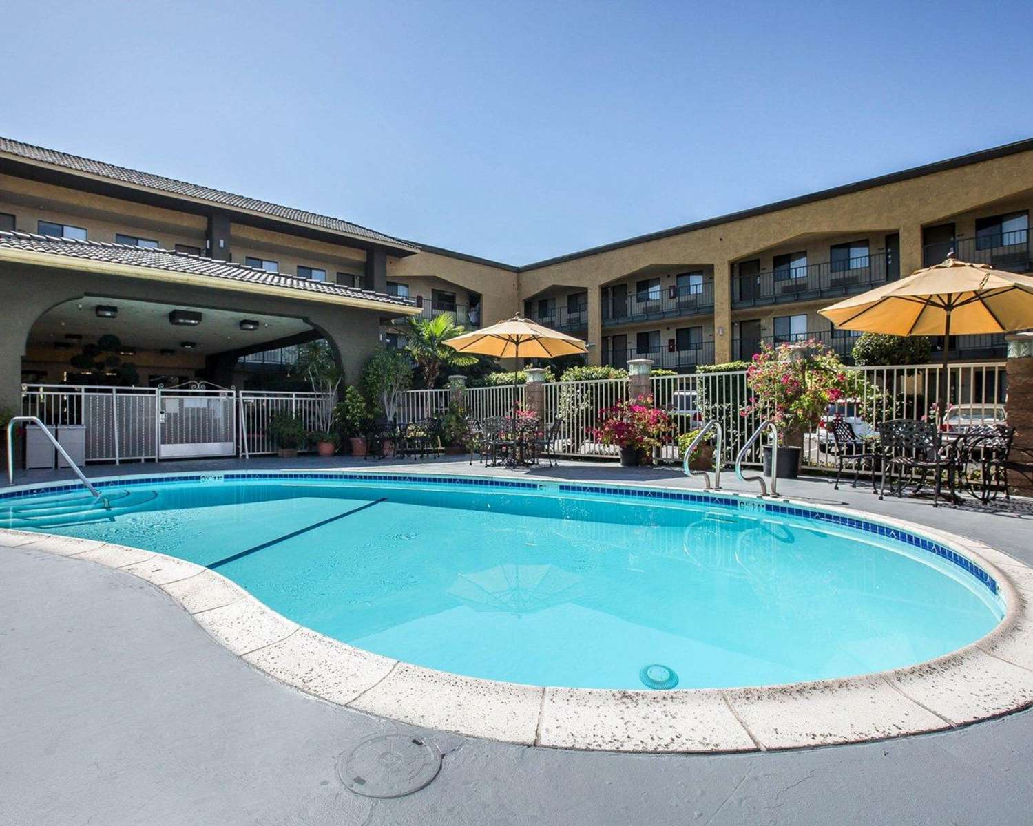 Quality Inn Ontario Airport Convention Center 52/54