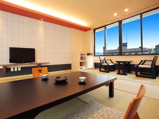 Renovated, Japanese, No Bathroom