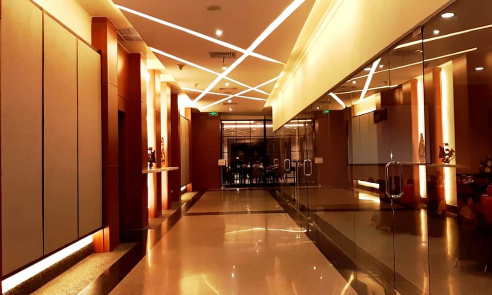 Swiss Belhotel Borneo Samarinda 12/68