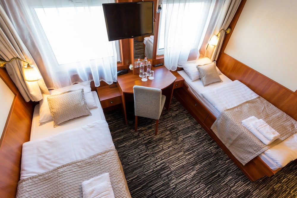 Grand Jules Boat Hotel 22/33