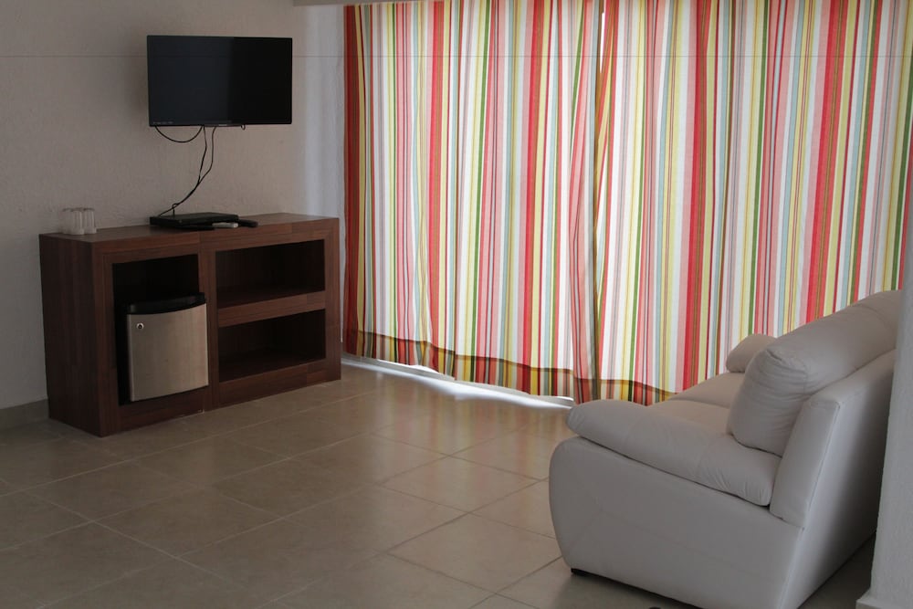 Pelicano Inn 41/67
