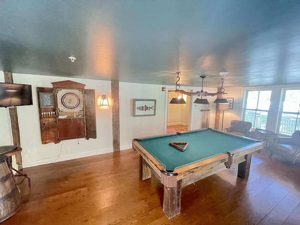 Hill Farm Inn 17/50