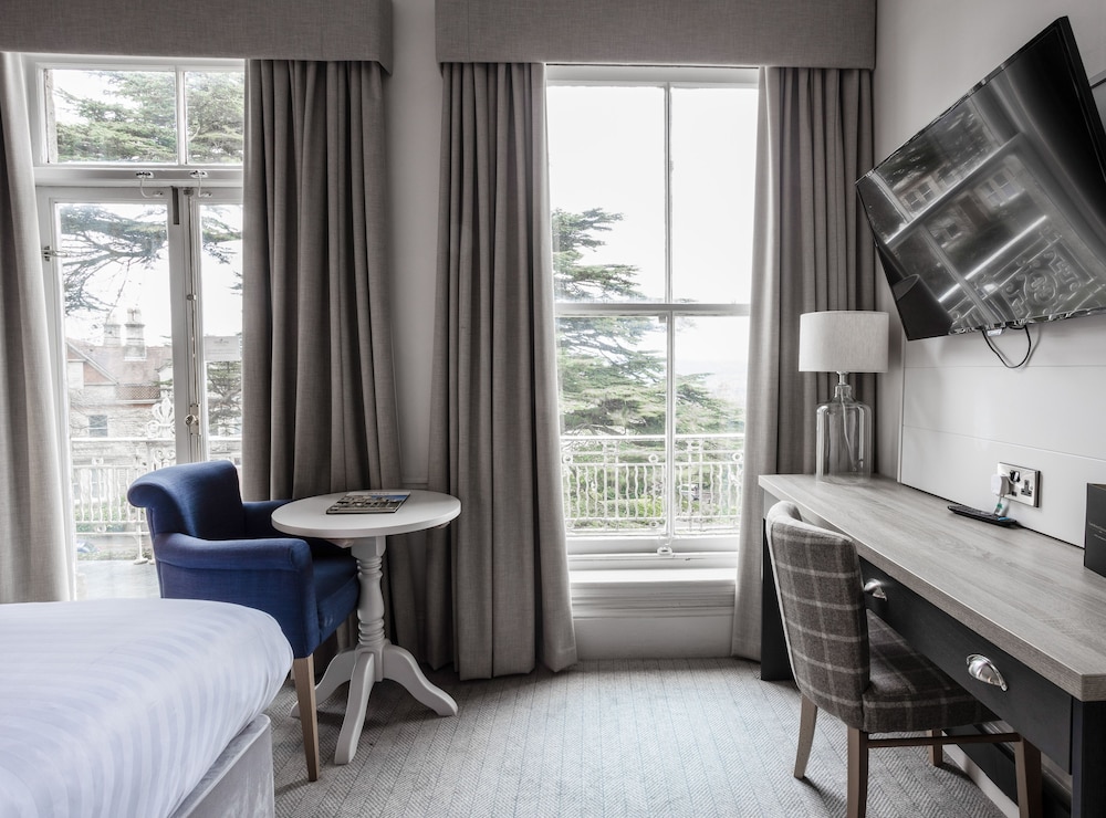 ROOM, DOUBLE BED, CITY VIEW