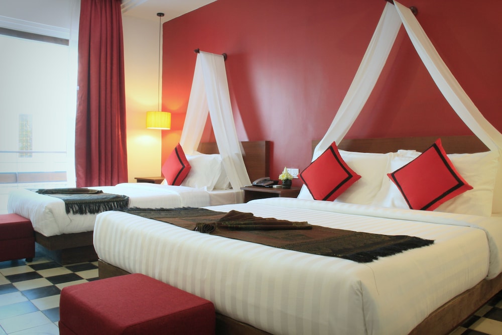 MEKONG ANGKOR PALACE HOTEL 15/70