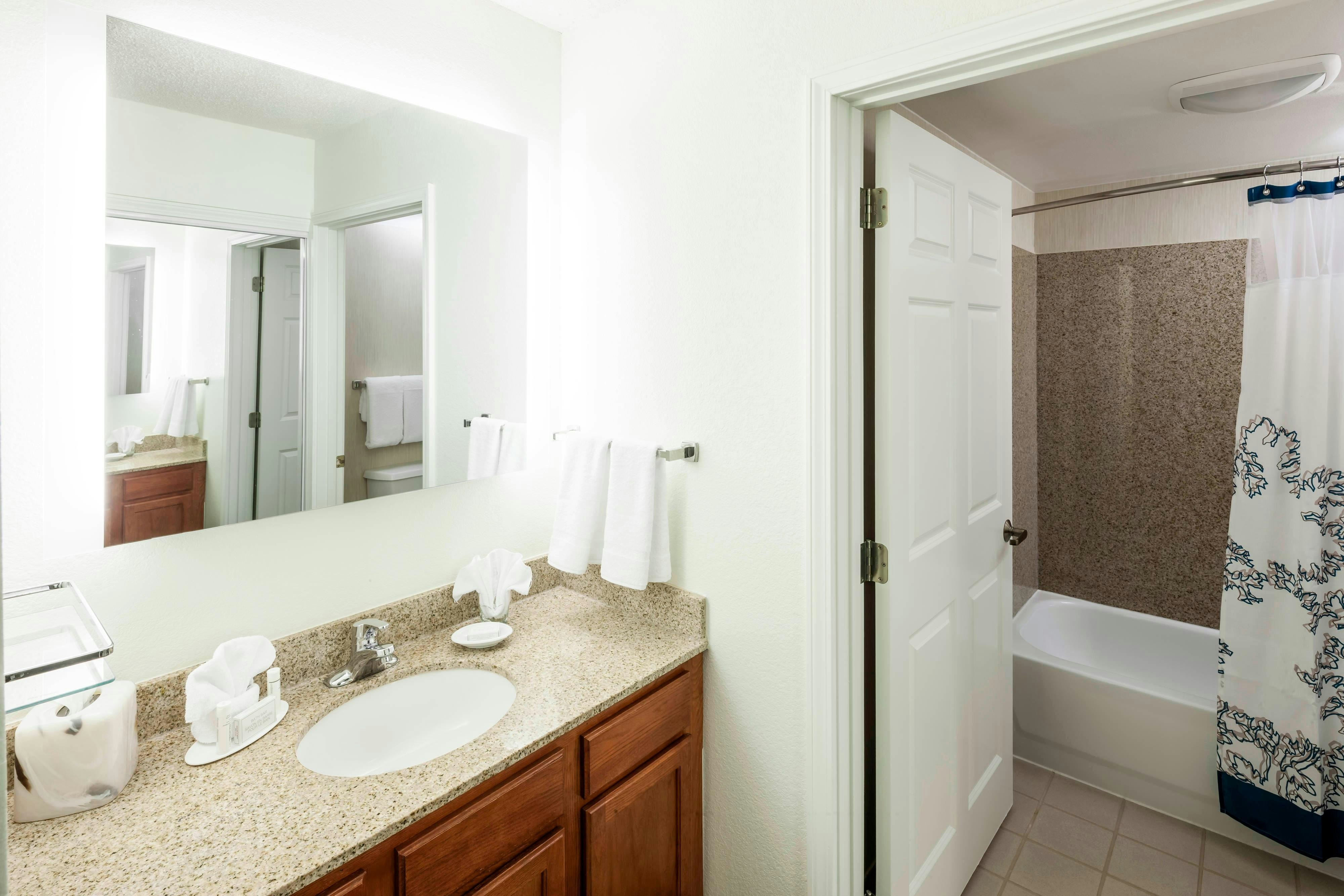Residence Inn by Marriott Kansas City Overland Park 50/50