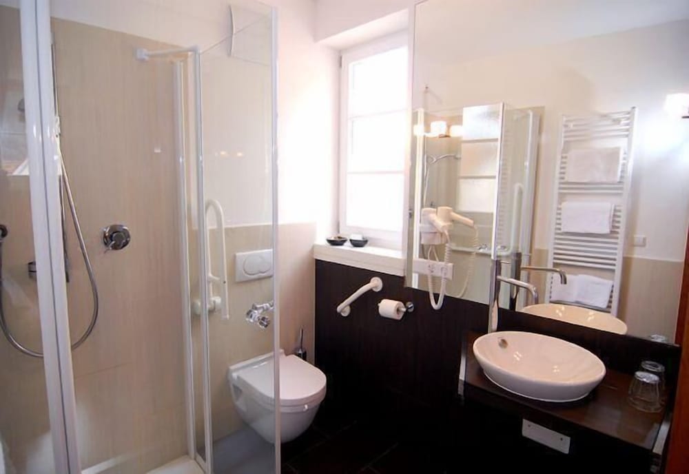 Hotel Traube 43/45