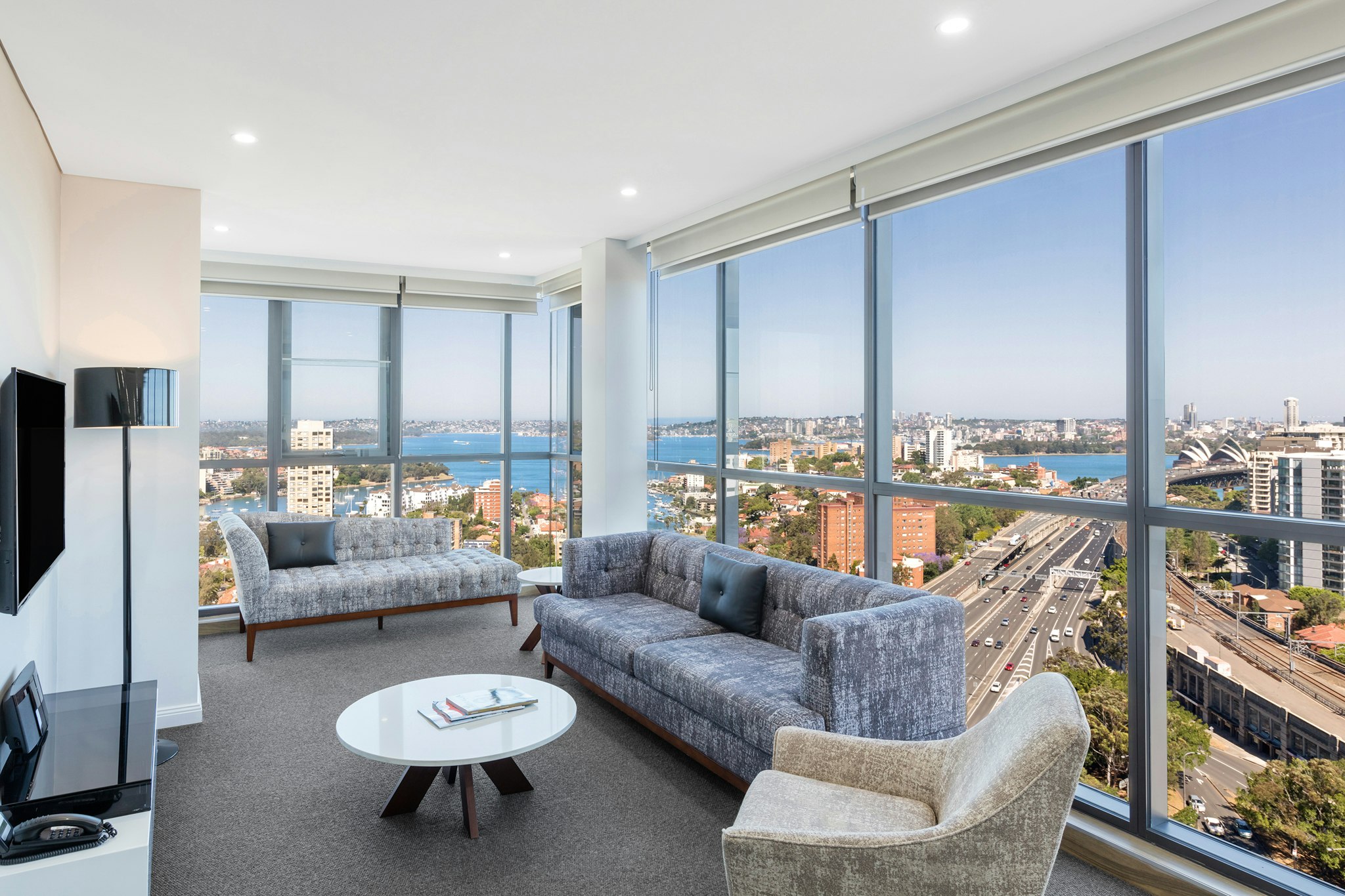 Meriton North Sydney 11/18