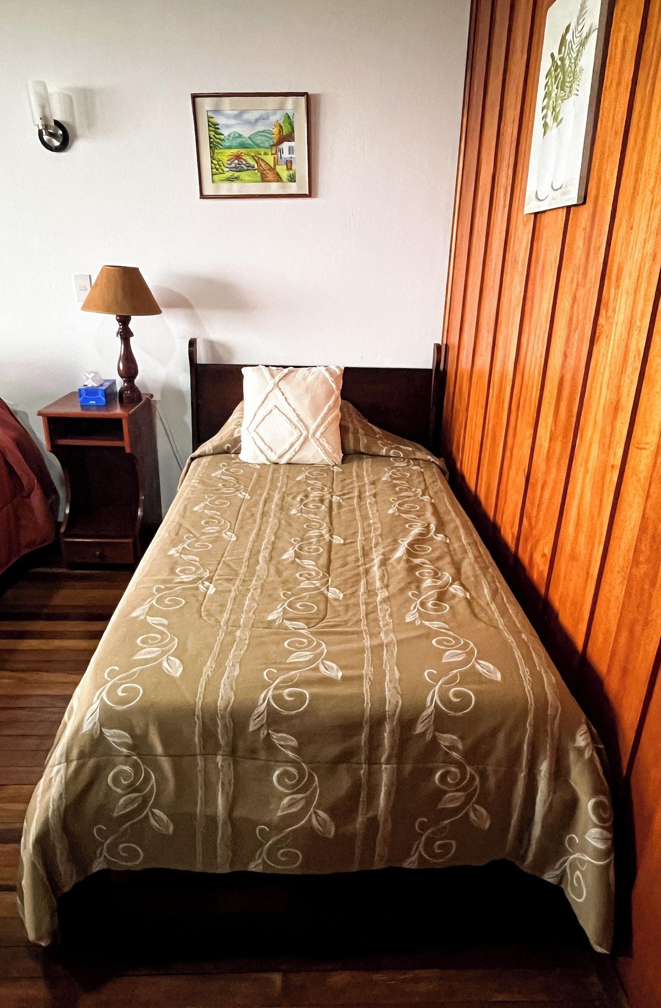 غرفة قياسية بسرير مزدوج بإطلالة على الحديقة، Hotel de Montana Monteverde 5/10