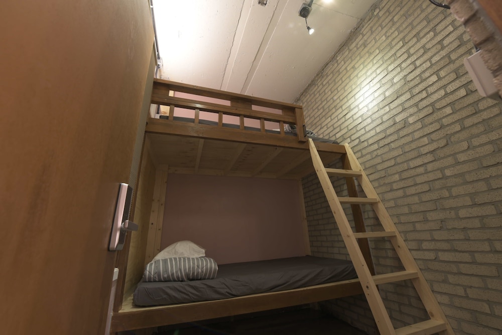 Inno Hostel &amp; Pub Lounge Hongdae 34/65