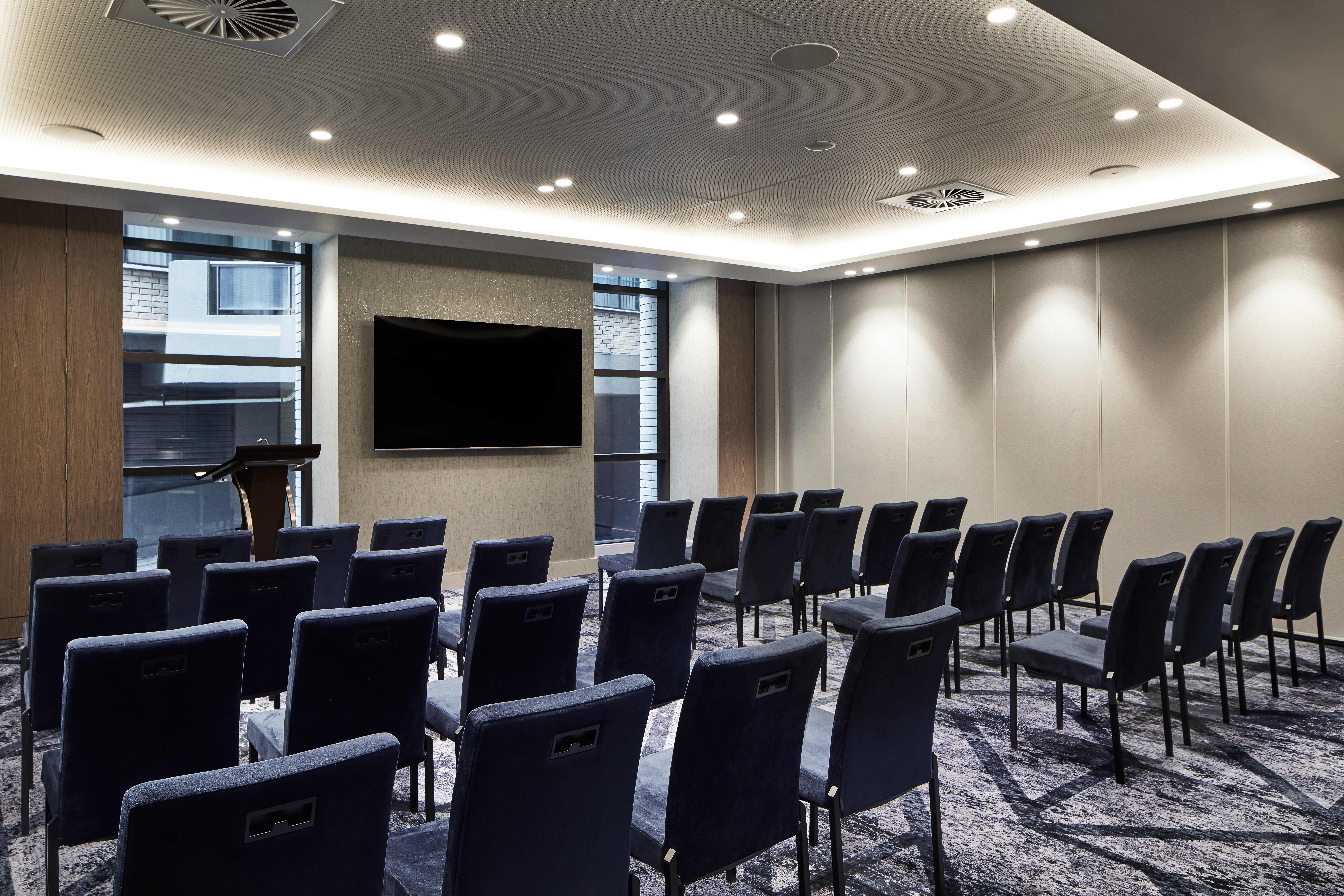 Crowne Plaza Sydney Darling Harbour 64/81